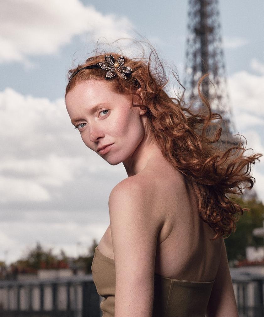 Alexandre de Paris華麗耶誕紅髮箍，19,800元。