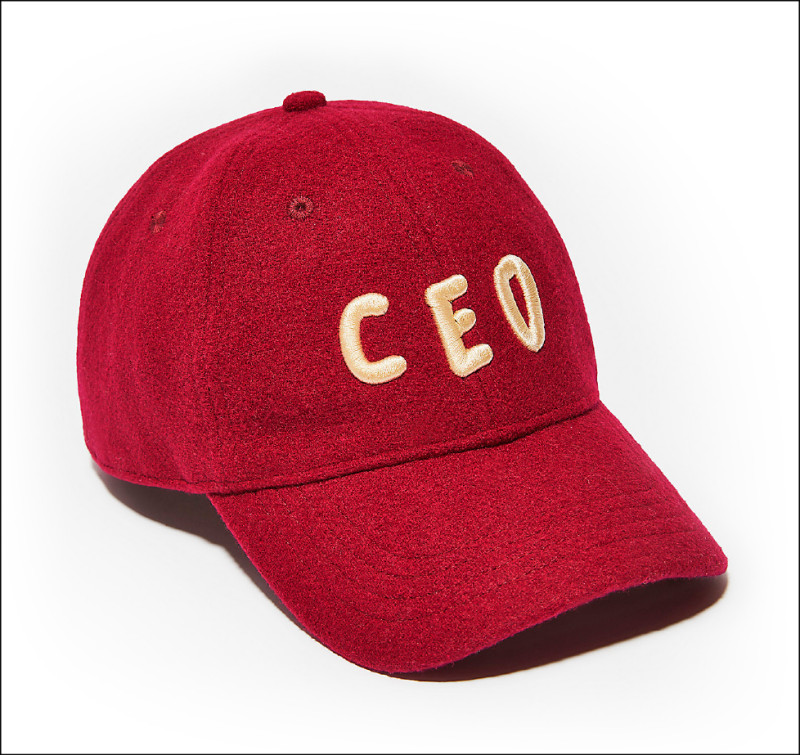 勃根地酒紅棒球帽，3,400元。