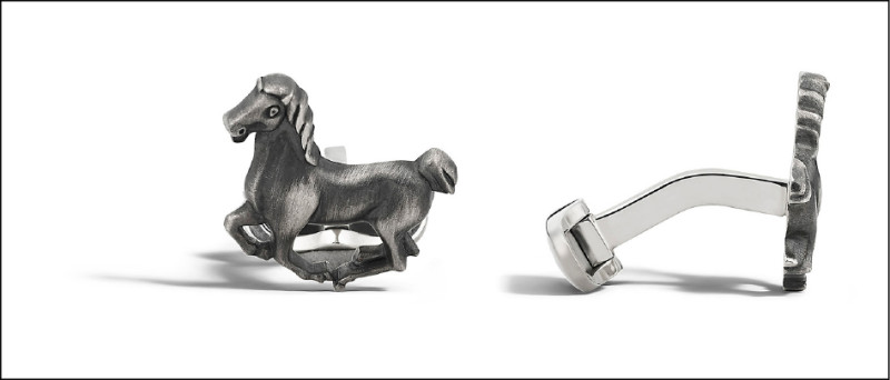 MONTBLANC生肖與符號系列馬年袖扣，17,500元。