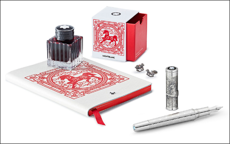 MONTBLANC生肖與符號系列馬年墨水，50ml／1,600元；馬年#146筆記本，3,000元。