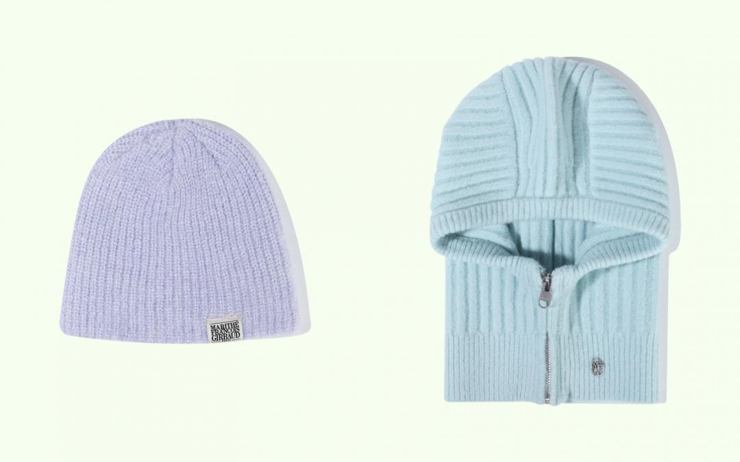 （左起）經典LOGO針織毛帽（NT$1,890）、拉鍊設計巴拉克拉法帽（NT$2,290）。