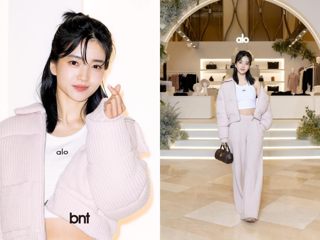 金泰梨原先就有娃娃臉優勢，選穿淡粉色搭配公主頭髮型，更是渾身充滿少女感。