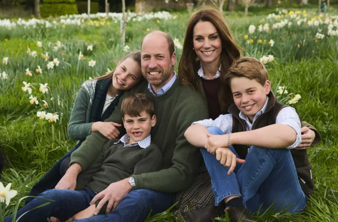 威廉王子公布2025年耶誕賀卡照片。(翻攝自IG，以下同)