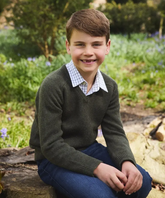 路易王子的生日照也來自同個場景。