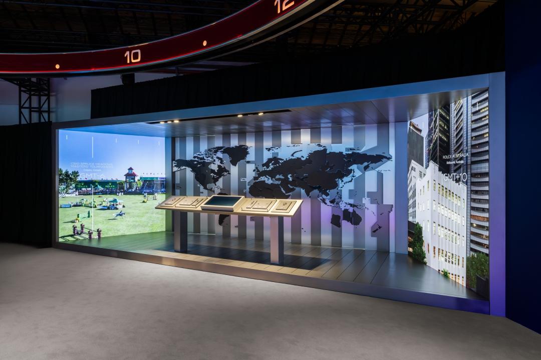 展場細節融入GMT-Master經典的雙色錶圈。