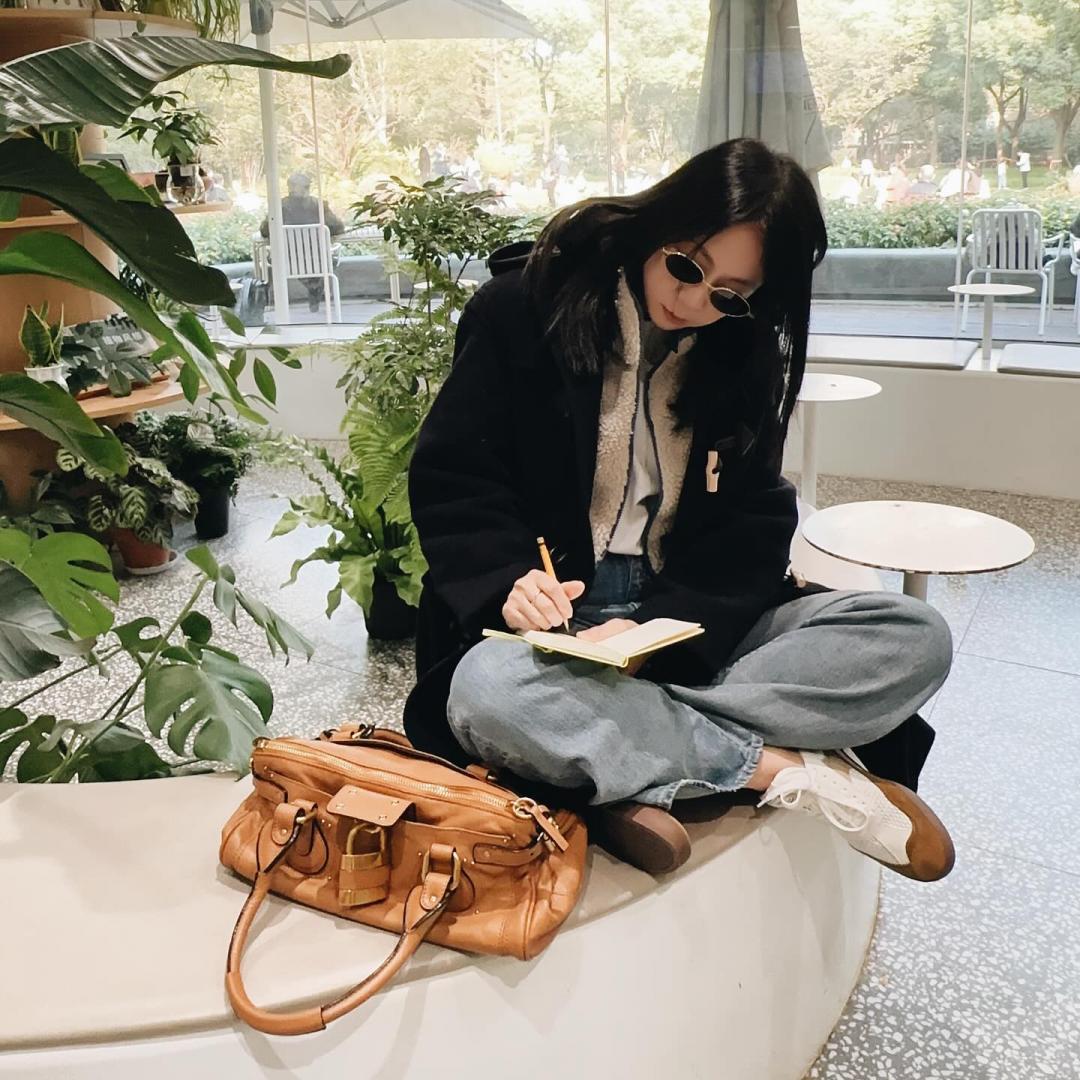 陳綺貞PO上自己寫筆記的照片，瞬間引爆歌迷暴動。