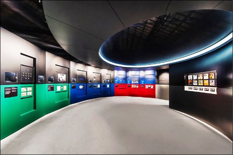 勞力士GMT-Master「穿越時區」展覽即日起至12月28日於台北松山文創園區一號倉庫登場，免費參觀，可透過網址預約https：//gmt-exhibition-tw.rolex.com/。