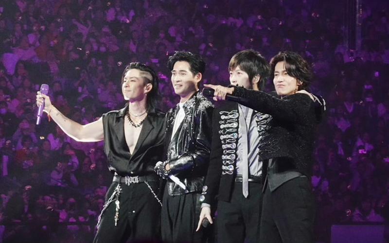 阿信與F3合體在上海一連四天舉行大型演唱會。（翻攝自weibo）