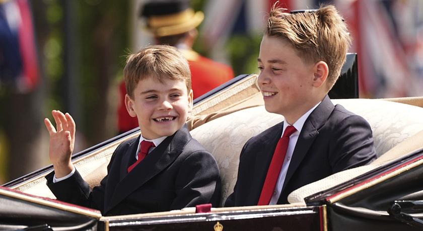 路易王子(左)和喬治王子(右)。(美聯社)