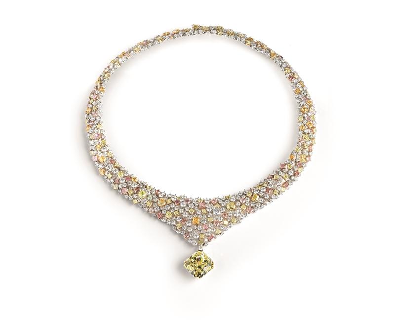 DAMIANI Fantasy Cut Luminosa奇幻切割系列18K白金鑽石項鍊。（DAMIANI提供）