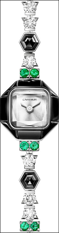 卡地亞高級珠寶晚宴錶強調幾何美感。白K金鑲嵌鑽石、祖母綠、縞瑪瑙，價格店洽。