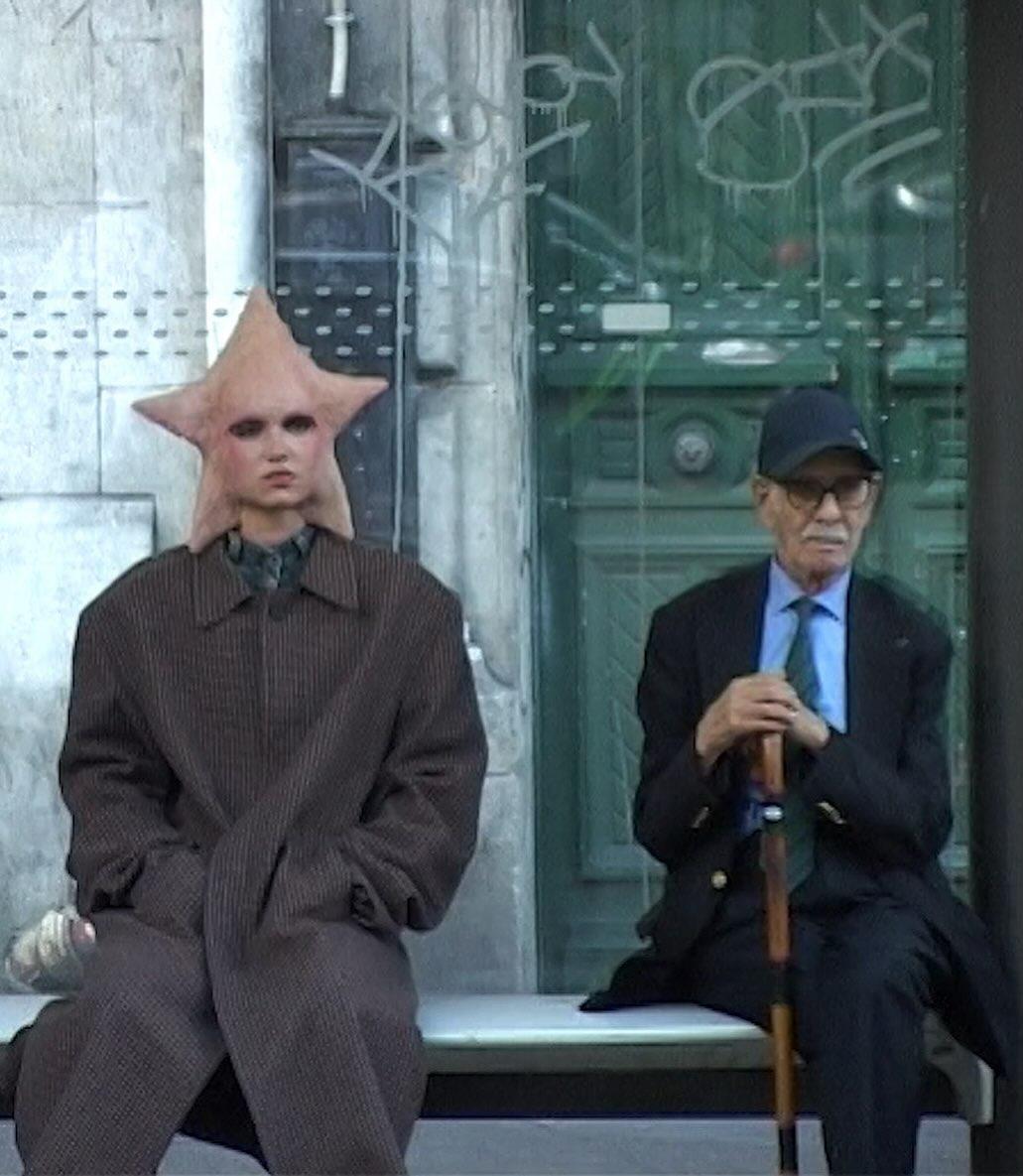 經典All Star星形標誌，不再只是Logo，轉而成為⽣物特徵，以⾝體即藝術的創作理念象徵創造力是一種與生俱來的本能。