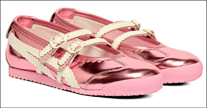 MEXICO 66 TGRS全新配色中包含四款金屬光澤色選，圖為晨玫粉，4,280元。