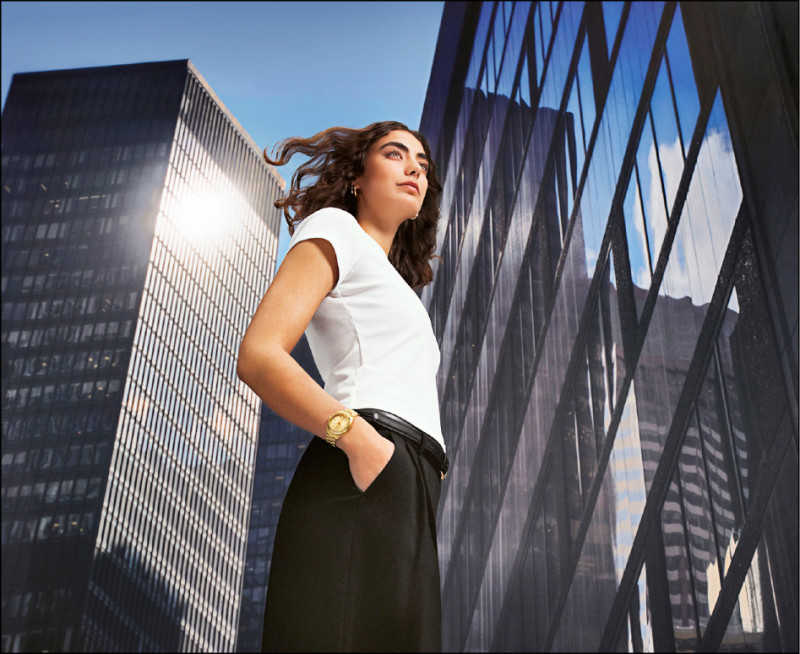 TISSOT PRC 100 Solar系列全新推出34毫米錶徑腕錶，PVD黃金，18,400元。