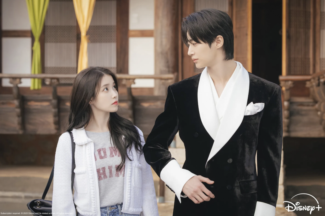 IU即將和邊佑錫出席頒獎典禮。(翻攝自IG)