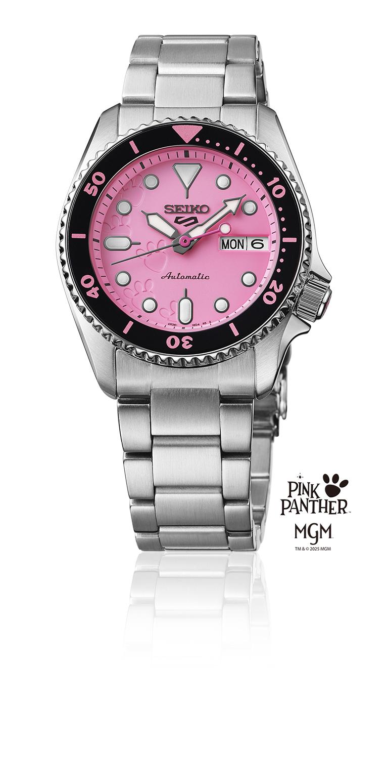 Seiko 5 Sports x Pink Panther聯名錶款SRPM07K1，14,000元。(SEIKO題供，以下同)