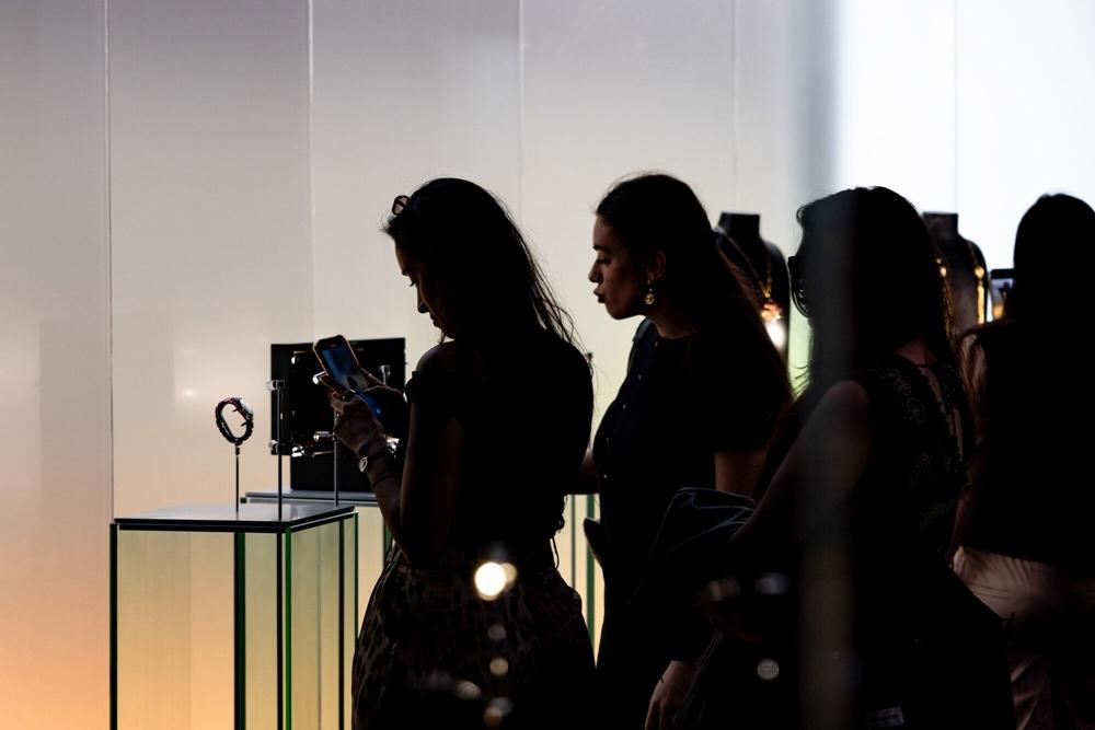 杜拜鐘錶週迎來許多收藏家、新生代鐘錶玩家蒞臨鑑賞。（彭博社）