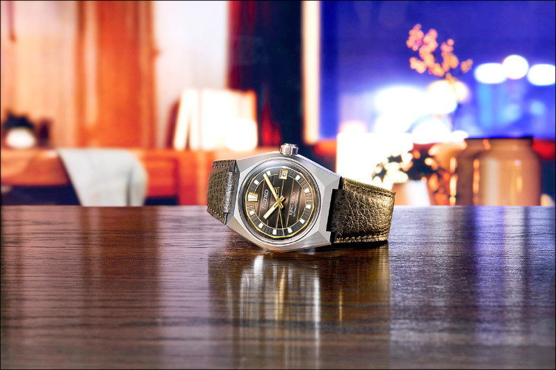 King Seiko VANAC系列全新推出LWG永續皮革錶帶腕錶，SLA093J1錶款，87,000元。
