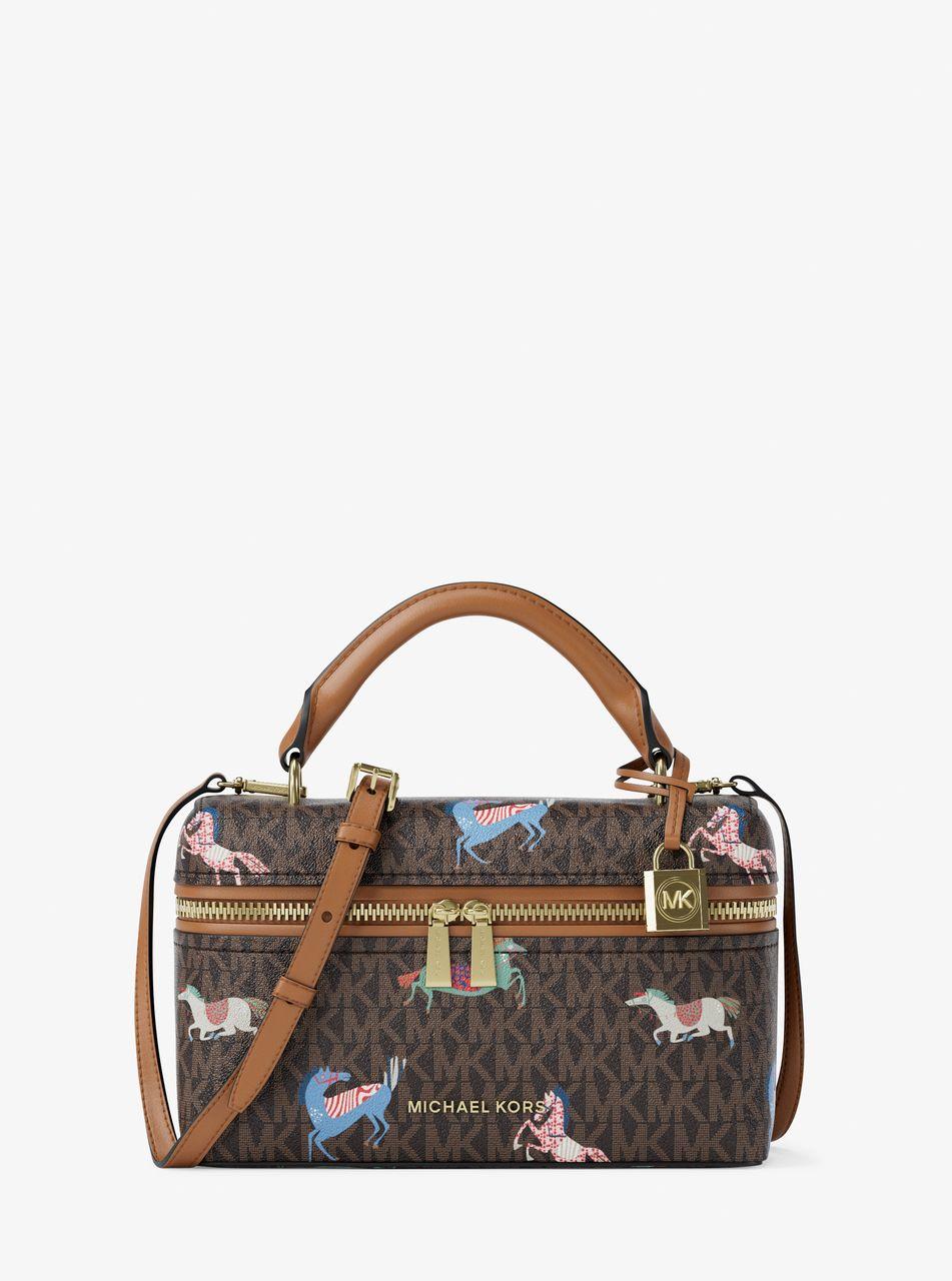 Michael Kors 2026新年系列Jana咖啡色經典Logo印花肩背提包，10,000元。