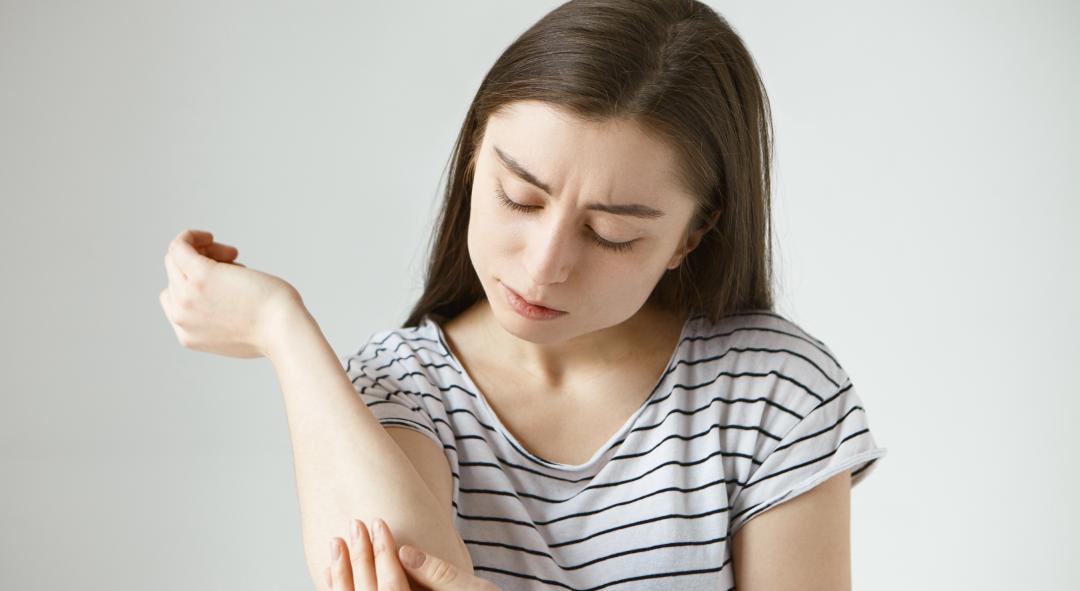 吃錯比沒保養更可怕！醫師警告：隔夜菜有毒 恐害皮膚過敏反覆發作