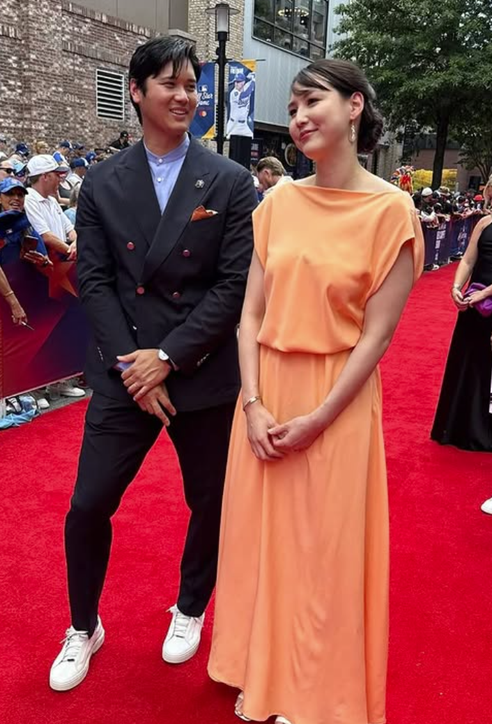 大谷翔平和真美子外型登對。(翻攝自IG)