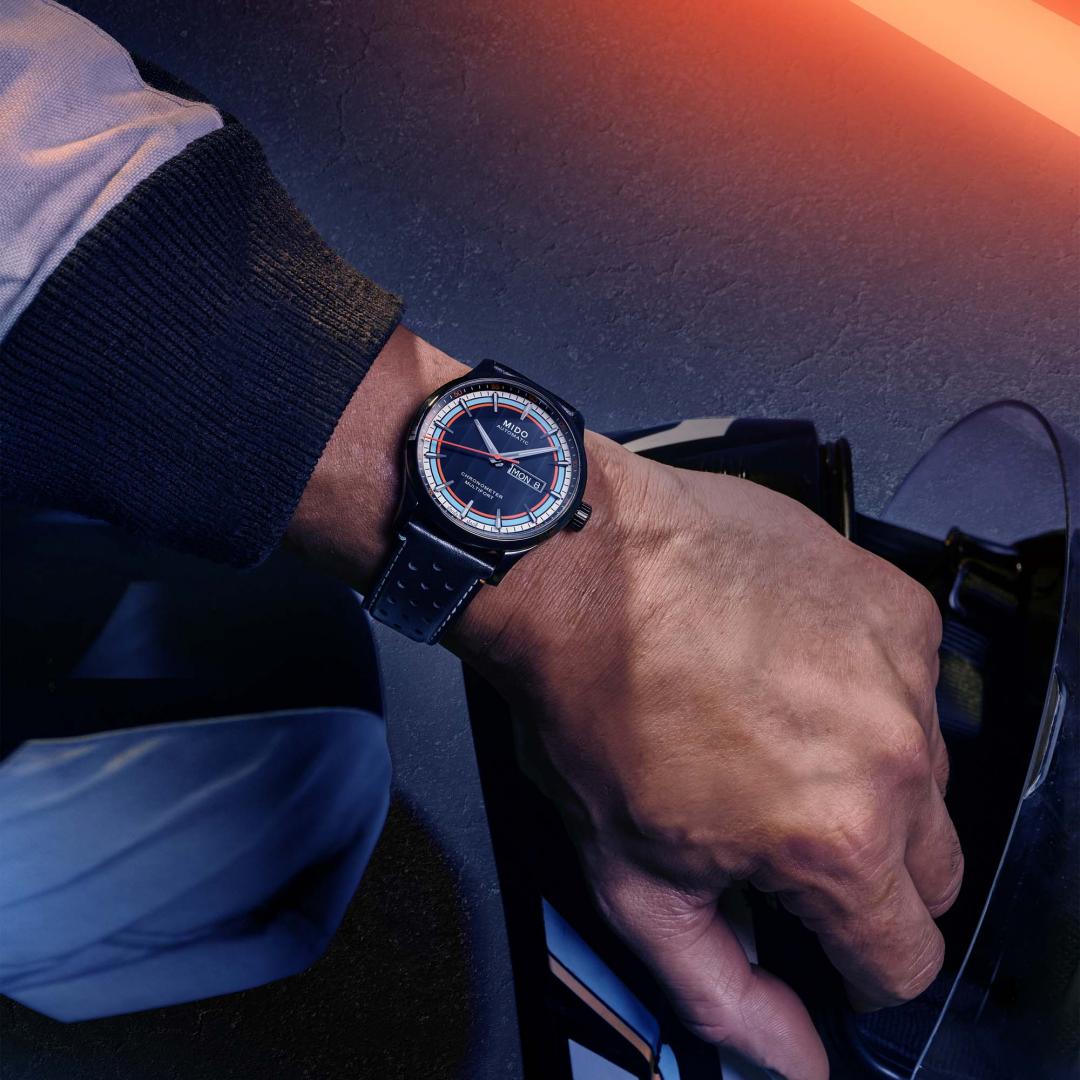 42毫米錶徑展現霸氣。