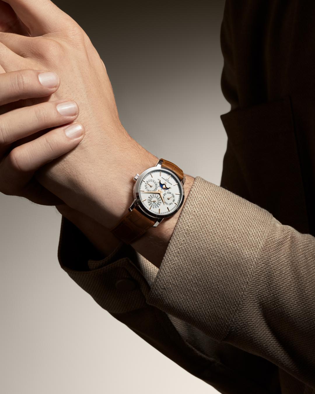 Traditionnelle萬年曆18K白金款，約3,140,000元。