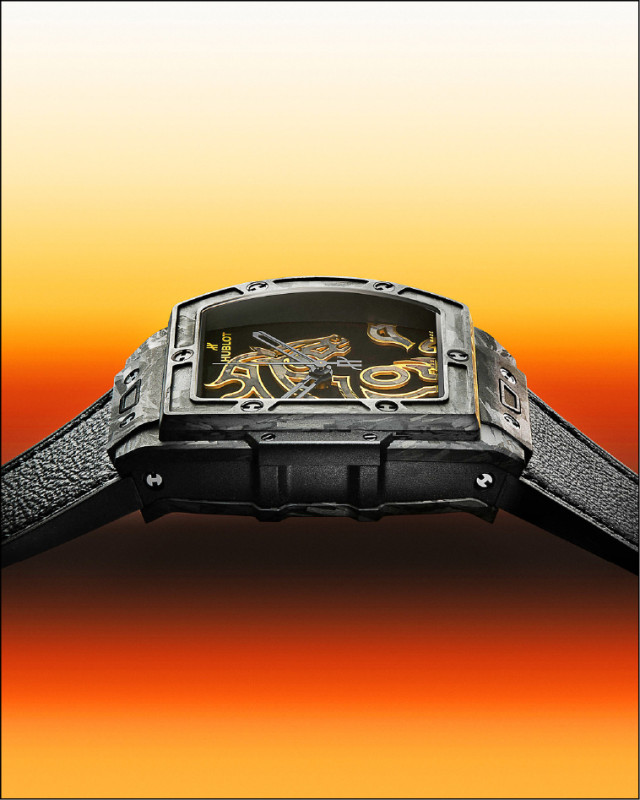 42毫米錶徑的Spirit of Big Bang馬年限量腕錶，厚度為13.8毫米，巧妙拿捏實用功能與造型美學。