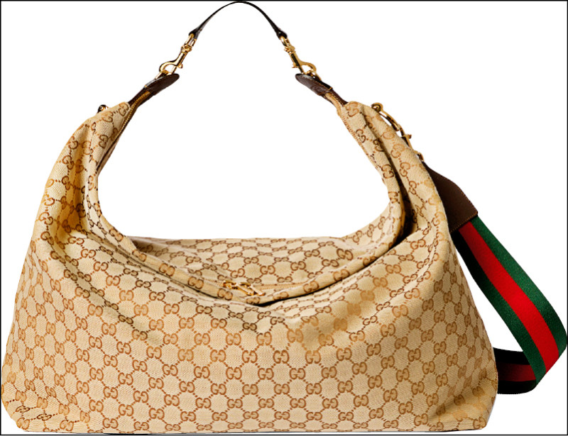 Brera斜背包系列主打大容量設計，鬆軟包身能輕鬆收納物品。