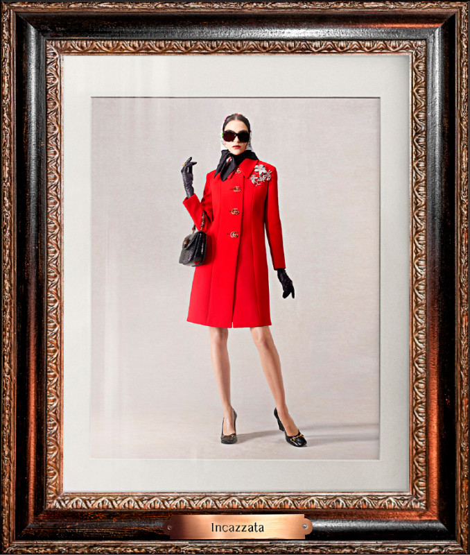 GUCCI小紅大衣向60年代義式優雅致敬，奠定復古女伶標準形象。
