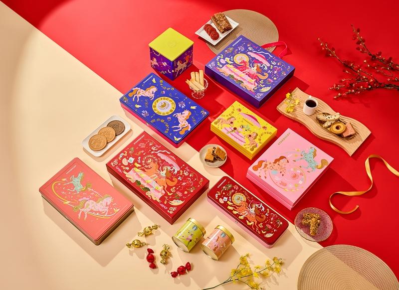 喜迎馬年，星巴克分別以童趣可愛小馬設計，以及透過藝術家之筆將新年創作成「星河之馬」意象，精彩營造充滿溫暖藝文氣息與故事性的春節氛圍。（星巴克提供）