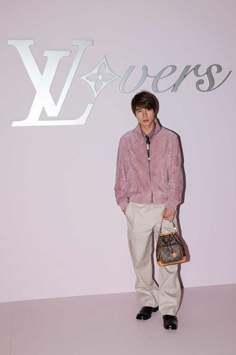 過去受邀出席路易威登時裝秀，堀米雄鬥帥氣勁裝成為焦點。（美聯社）