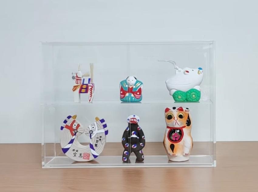 壓克力展示盒(附門，大)，799元。