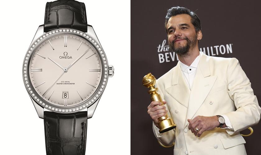 華格納莫拉成功拿下影帝，佩戴OMEGA碟飛Trésor系列腕錶。(OMEGA提供)