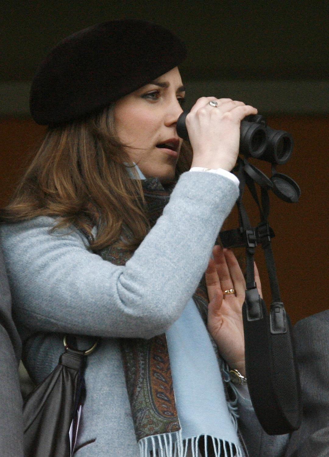 凱特王妃同款圍巾在2007年已亮相。(路透)