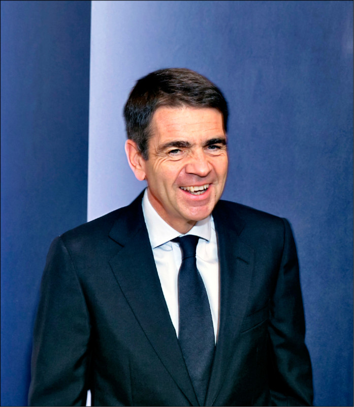 積家首席執行長Jérôme Lambert親自來台介紹Hybris系列新錶。