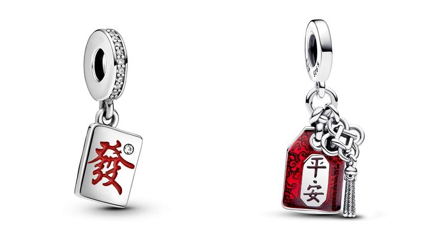 麻將牌吊飾2,480元、平安護身符吊飾2,480元。