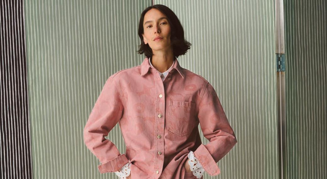 marimekko丹寧系列早春推出全新粉色罌粟花版本。