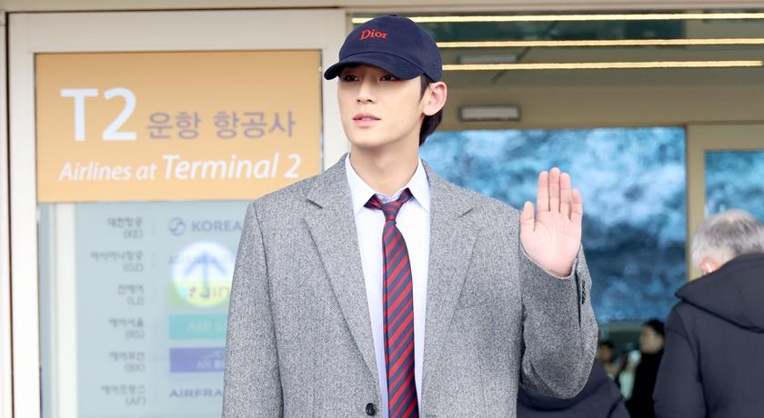 韓國機場捕獲野生珉奎！飛巴黎看秀「超可愛包包吊飾」粉絲求同款