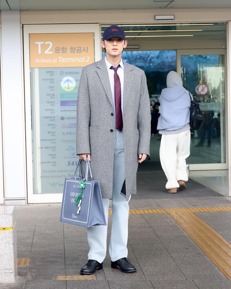 珉奎現身韓國機場，一身時尚行頭成為討論焦點 。（Dior提供）