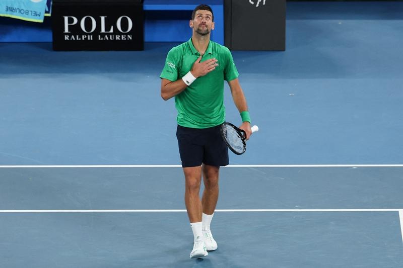 「球王」諾瓦克喬科維奇在澳網拿下個人百勝。（美聯社）