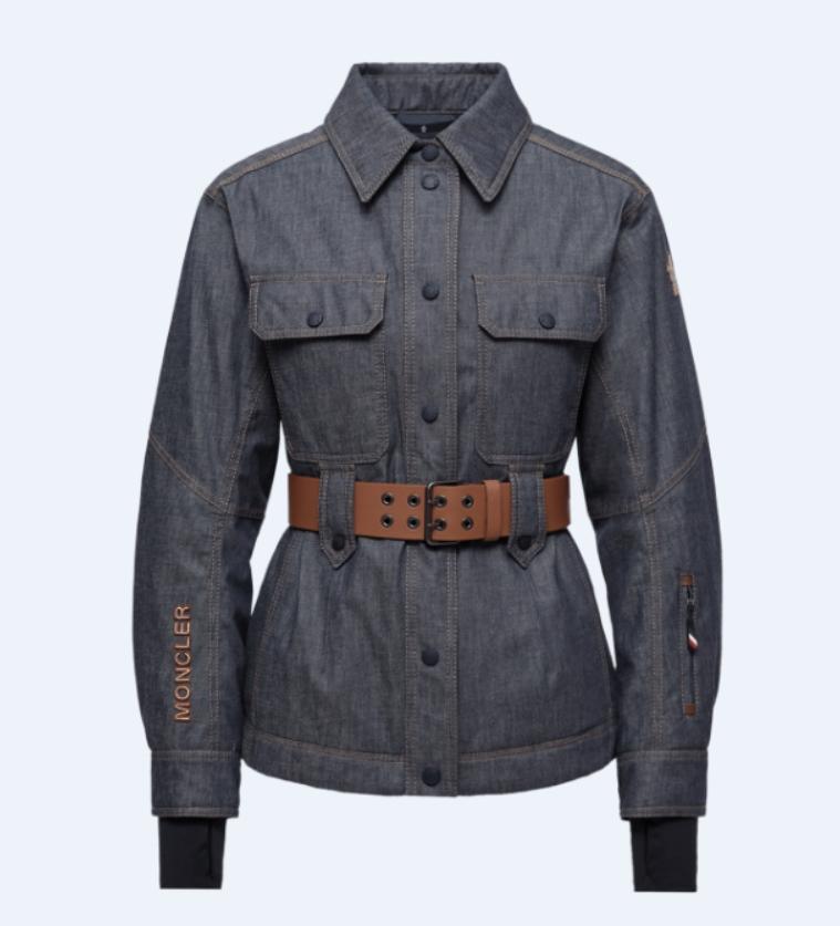MONCLER女裝Daintree連帽滑雪羽絨外套，121,300元。