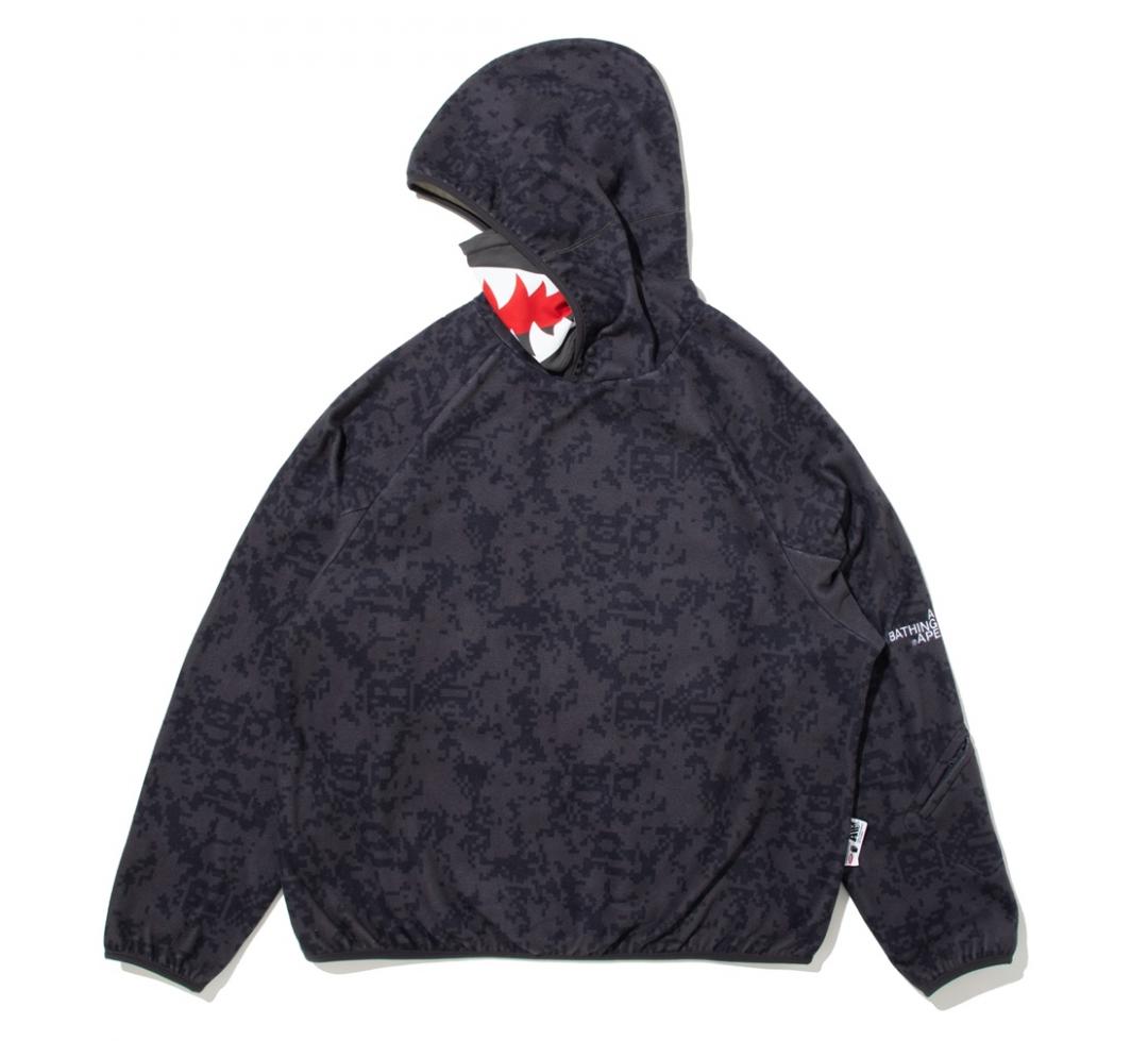 DIGITAL CAMO MOD鯊魚連帽衛衣，7,599元。