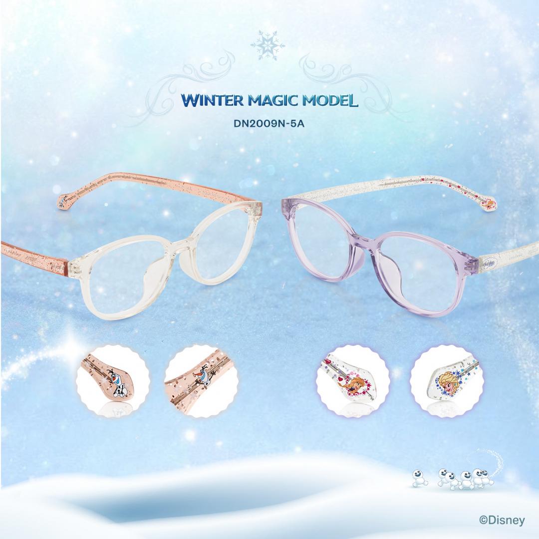 兒童Winter Magic款，以⼈氣⾓⾊雪寶（Olaf）為靈感，鏡腳加⼊亮粉與雪花造型尾端，童趣⼜不失設計感，售價NT$3,790元。