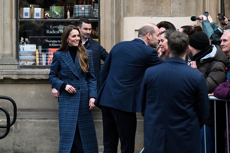 這件格紋大衣來自英國時裝設計師Chris Kerr，細緻的格紋由英國紡織品牌Johnstons of Elgin為凱特王妃專屬訂製，連結凱特長期對英國紡織服飾工業的關心。（路透）