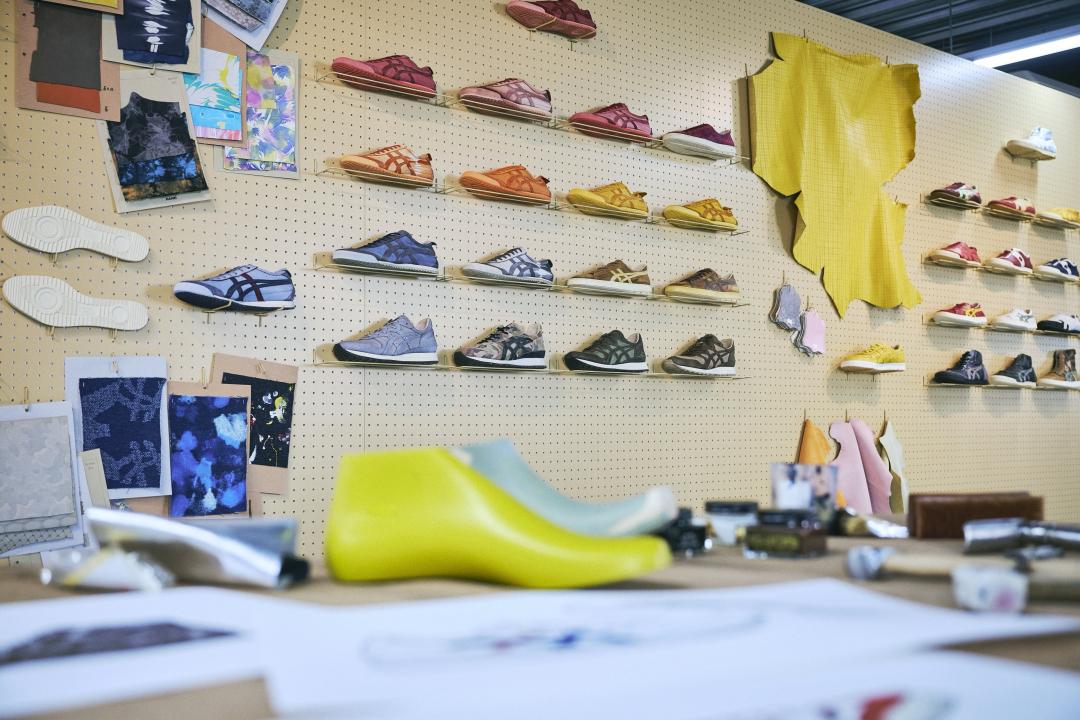 鬼塚虎創新工廠將集設計、研發、生產於一身，致力打造一條龍設計生產模式。