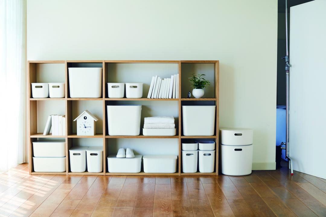 自由組合層架與軟質聚乙烯收納盒系列可混搭使用，自由組合層架基本組，3,590-8,990元。