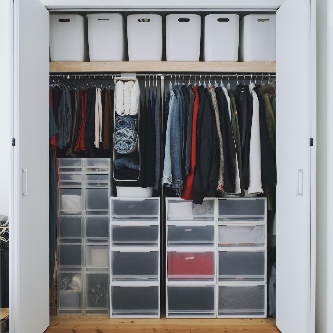 自由組合層架與軟質聚乙烯收納盒系列，軟質聚乙烯收納盒，139-399元。