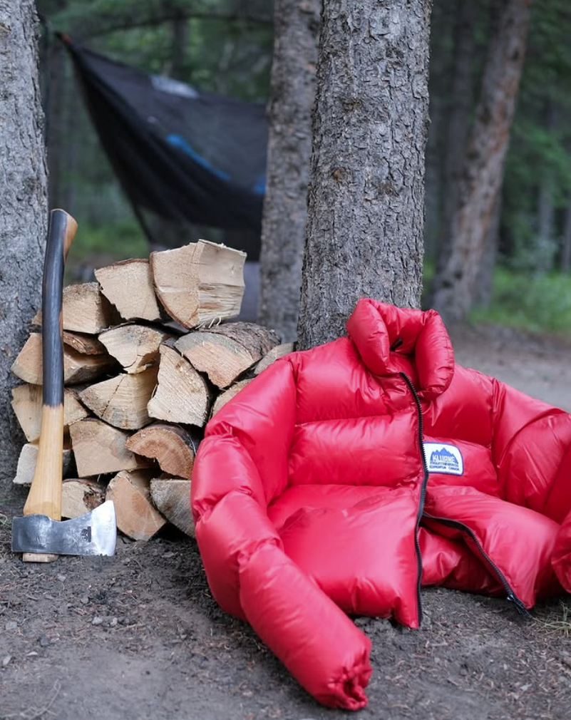 孫藝真的羽絨衣來自加拿大品牌Kluane Mountaineering。(翻攝自IG)