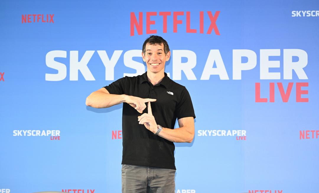 霍諾德記者會上佩戴勞力士腕錶。(記者潘少棠攝)